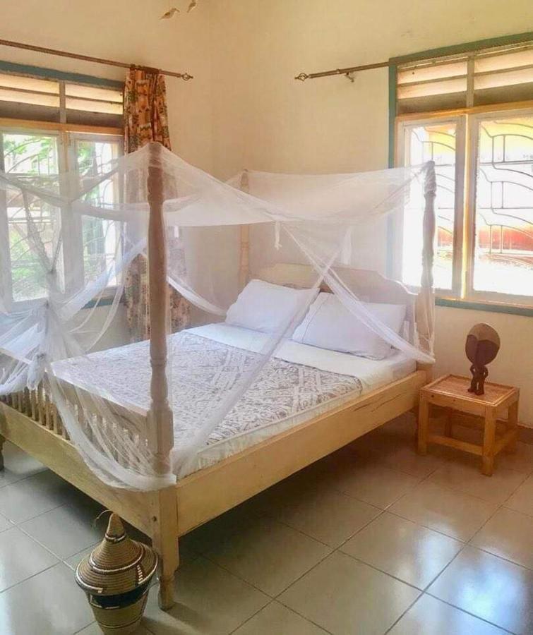 Homestaystudio62 Jinja Exterior photo